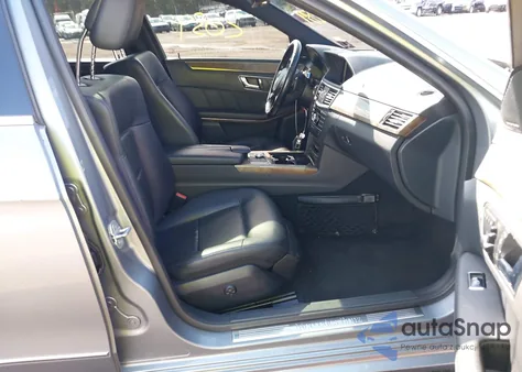 2011 Mercedes-Benz E 350 4Matic z USA, uszkodzony, nr VIN WDDHF8HB6BA431628